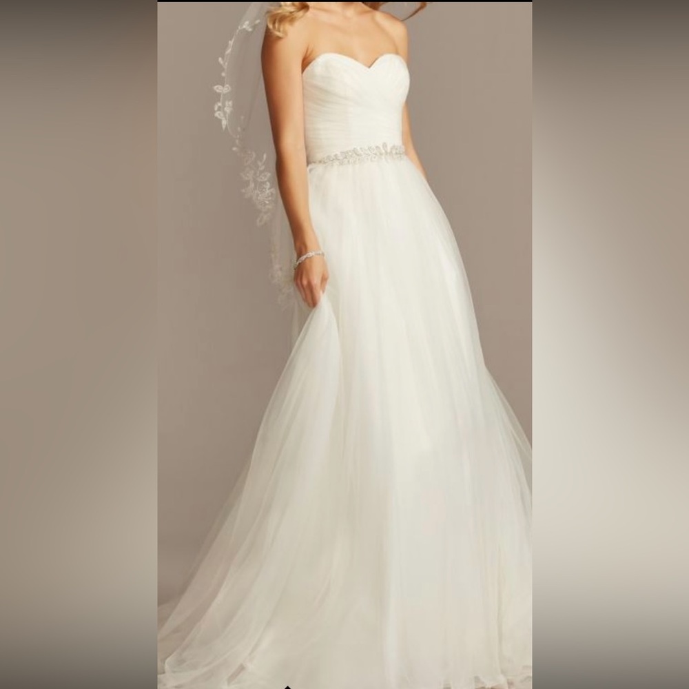 David's Bridal Elegant White Wedding Dress